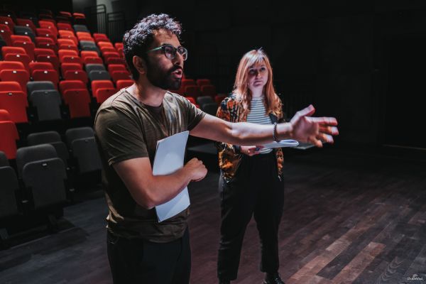 Filmplatsdeltagare förverkligar sin långfilm - “Checklist”