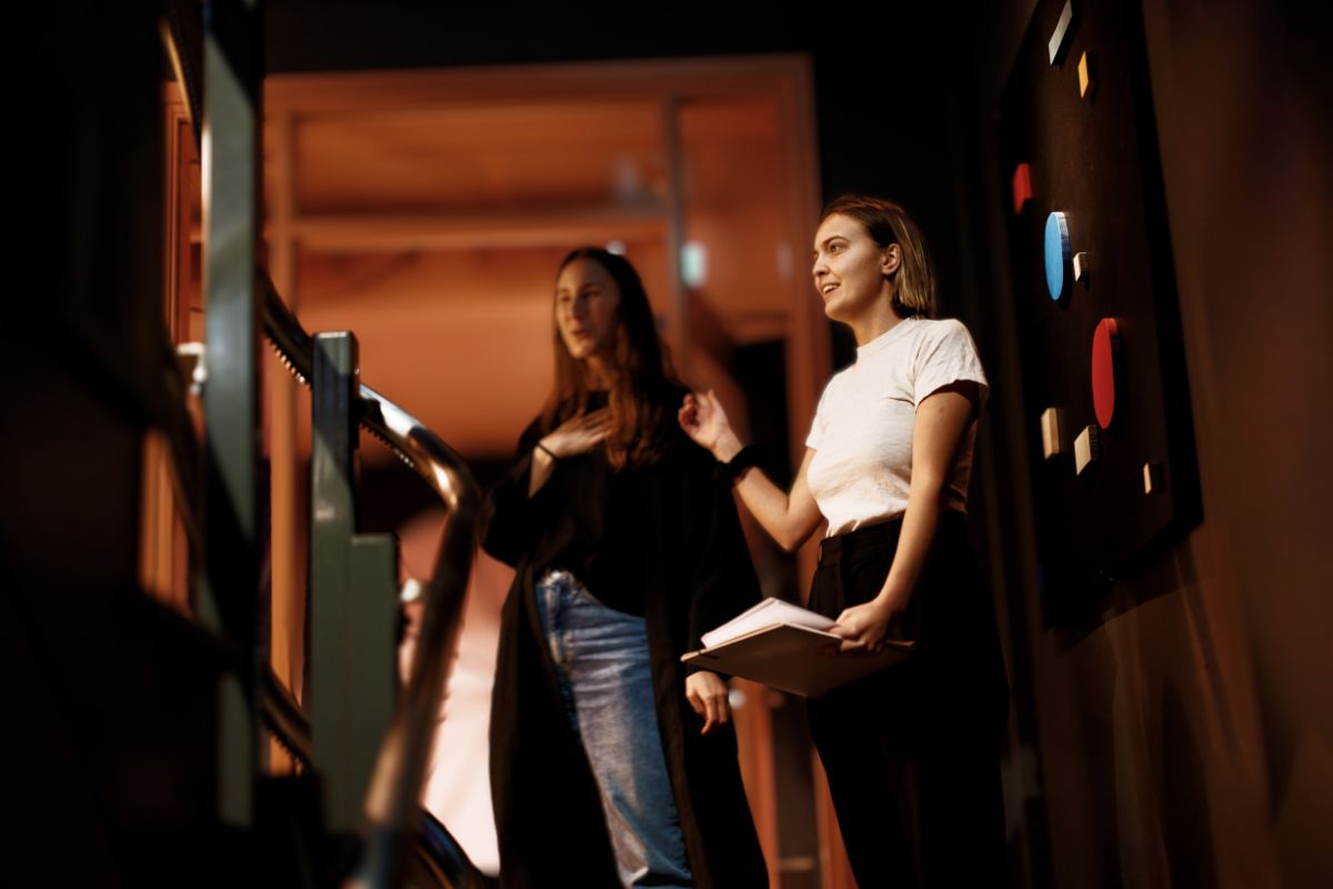 Bild från filminspelningen med regissören Amorina Ahlsell  