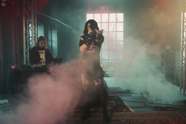 Protest sessions
– LooveX