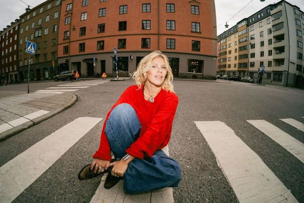 Deya Disa skapar ett vardagsrum för livemusik