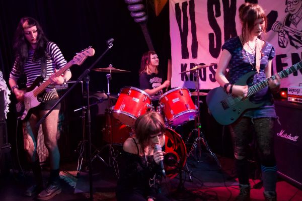 P.M.S på väg in i studion N3