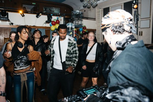 Kan du hitta dig själv på vimmelbilderna?