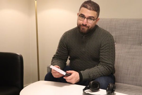 Albaraa debuterar som fantasyförfattare