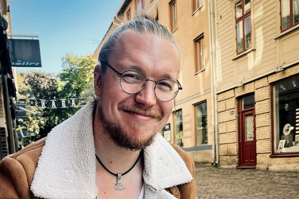 Runstenar möter serietidningar