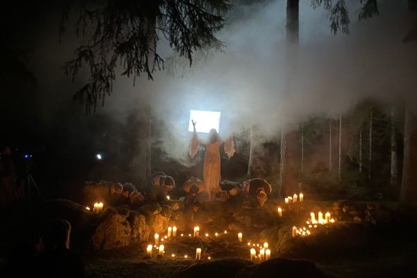 Bakom kulisserna på Odessa K:s häxiga musikvideo