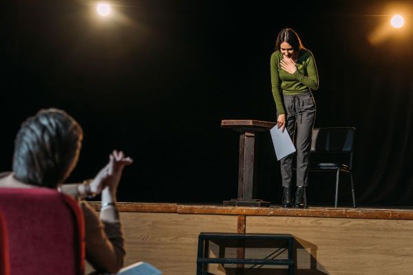 Ta del av nya texter för scen och film