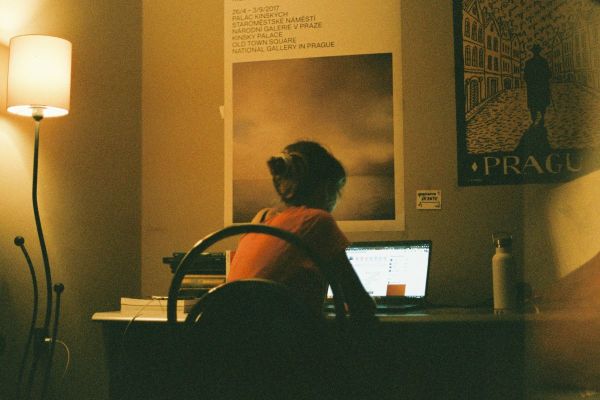 Manuslabbträff med dramatikern Talajeh Nasiri