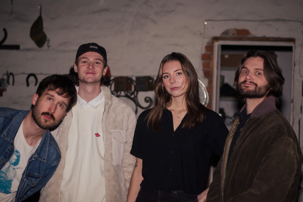 På väg mot sin andra EP - vi backar HEMMA's musikinspelning!