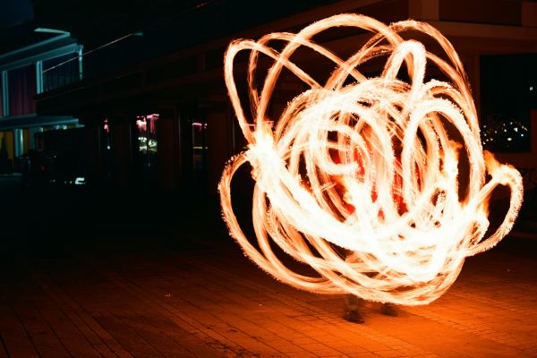 Håller du på med cirkus? UKM är en scen för dig!